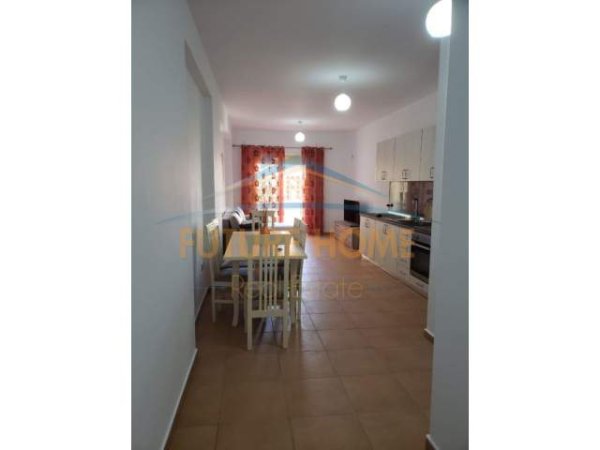 Tirane, shes apartament 1+1+BLK Kati 3, 82m² 95.000 Euro (Rruga e Barrikadave)