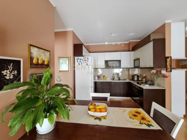 Tirane, jap me qera apartament 2+1+BLK Kati 5, 100 m² 650 Euro (LIQENI I THATE)