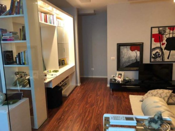 Tirane, jap me qera apartament 2+1+BLK Kati 3, 100 m² 500 Euro (Rruga Peti)