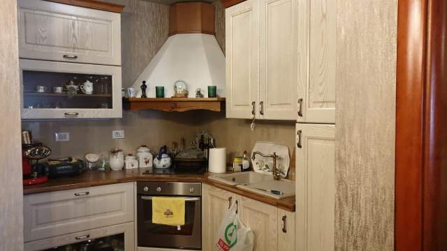 Tirane, jap me qera apartament 1+1+A+BLK Kati 7, 68 m² 500 Euro (Rruga Janos Huniadi)