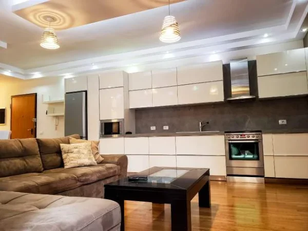 Tirane, jepet me qera apartament 2+1+BLK Kati 5, 110 m² 700 Euro (Liqeni i Thate)