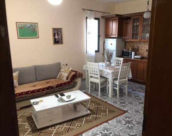 Tirane, shes Vile 580.000 Euro