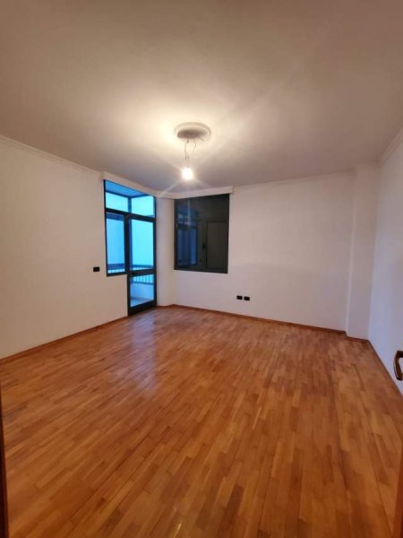 Tirane, shes apartament 3+1+BLK Kati 5, 146 m² 265.000 Euro (Rruga Dervish Hima)
