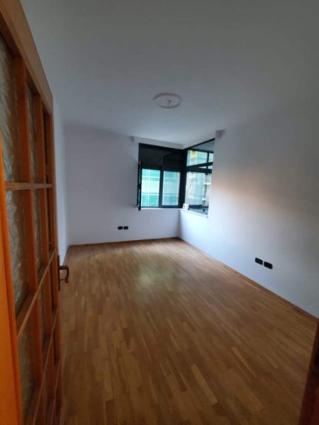 Tirane, shes apartament 3+1+BLK Kati 5, 146 m² 265.000 Euro (Rruga Dervish Hima)