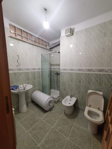 Tirane, shes apartament 3+1+BLK Kati 5, 146 m² 265.000 Euro (Rruga Dervish Hima)