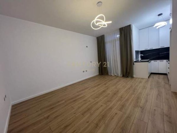 Tirane, shes apartament 1+1+BLK Kati 4, 55 m² 70.000 Euro (.)