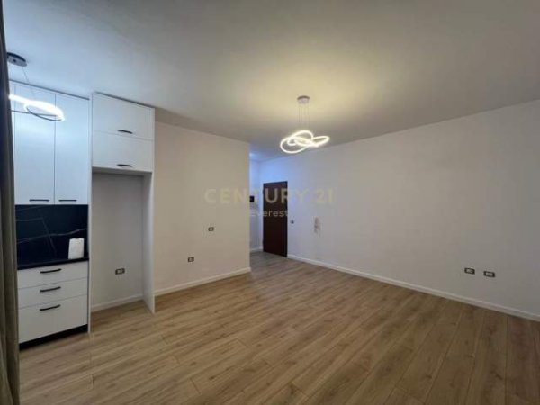 Tirane, shes apartament 1+1+BLK Kati 4, 55 m² 70.000 Euro (.)