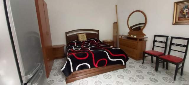 Tirane, jepet me qera garsonier 1+1 Kati 0, 35 m² 180 Euro (vedut dekollari)