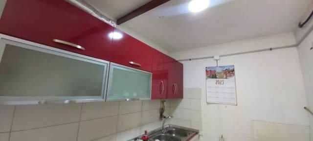 Tirane, jepet me qera garsonier 1+1 Kati 0, 35 m² 180 Euro (vedut dekollari)