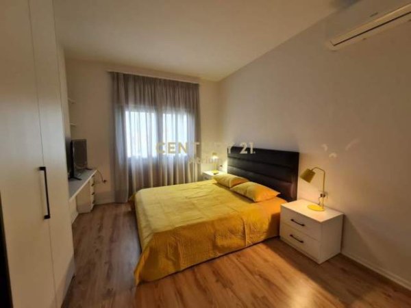 Tirane, jepet me qera apartament 2+1+A+BLK Kati 5, 118 m² 550 Euro (Brryli)