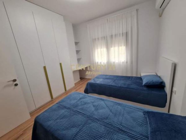 Tirane, jepet me qera apartament 2+1+A+BLK Kati 5, 118 m² 550 Euro (Brryli)