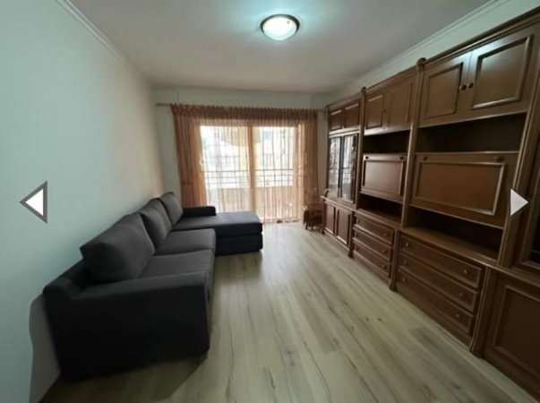 Tirane, jepet me qera apartament 1+1 Kati 5, 450 Euro (Komuna e Parisit)