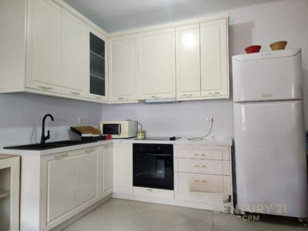 Tirane, jepet me qera apartament 1+1+BLK Kati 3, 60 m² 300 Euro