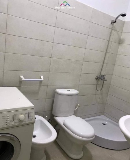 Tirane, jepet me qera apartament 1+1+BLK Kati 1, 84 m² 350 Euro (fresku)