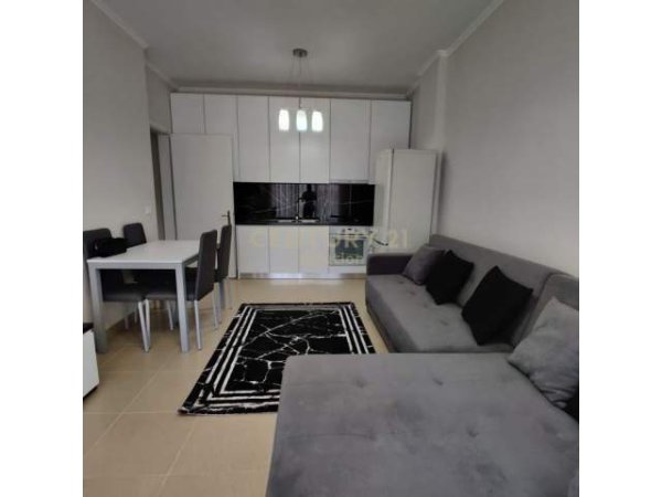 Tirane, jepet me qera apartament 2+1+BLK Kati 3, 110 m² 570 Euro (kopshti Zologjik)