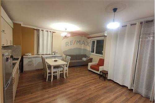 Tirane, jepet me qera apartament 92 m² 500 Euro (21 dhjetori)