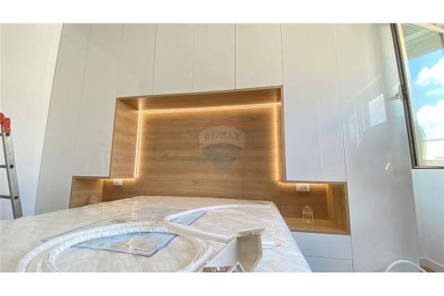 Tirane, jepet me qera apartament 2+1+A+BLK 700 m² 700 Euro (komuna e parisit)