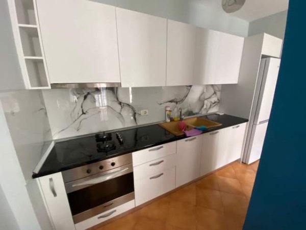 Tirane, jepet me qera apartament 1+1+BLK Kati 3, 65 m² 380 Euro