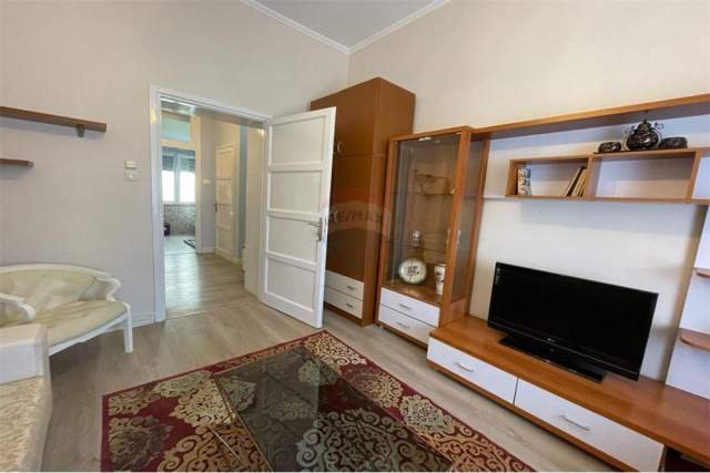 Tirane, jepet me qera apartament 2+1 80 m² 500 Euro (rruga bardhyl)