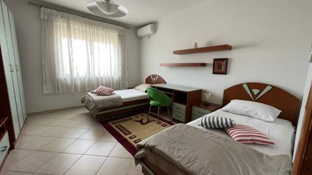 Tirane, jepet me qera apartament Kati 9, 120 m² 850 Euro