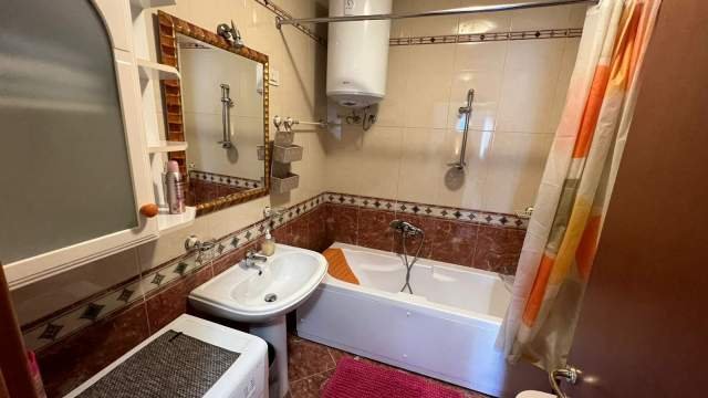 Tirane, jepet me qera apartament Kati 9, 120 m² 850 Euro