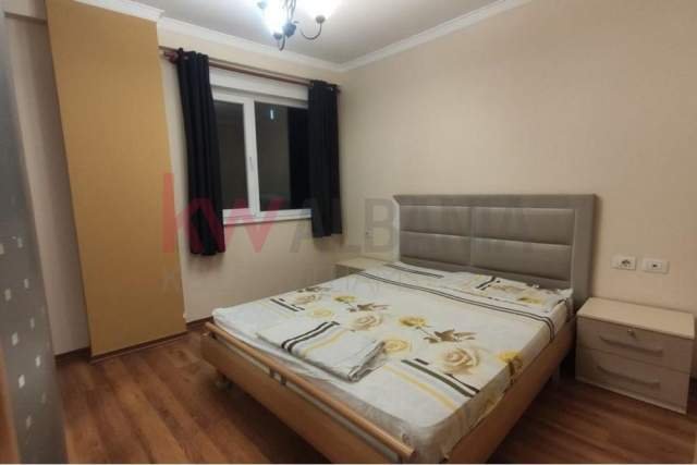 Tirane, jepet me qera apartament 2+1+BLK Kati 6, 95 m² 500 Euro (Frosina Plaku)