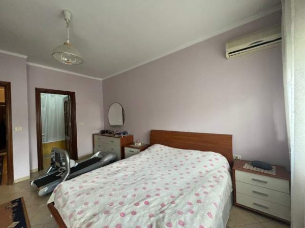 Tirane, shes apartament 2+1+BLK Kati 8, 103 m² 165.000 Euro (Komuna e Parisit)