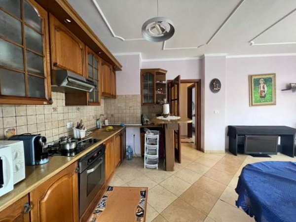 Tirane, shes apartament 2+1+BLK Kati 8, 103 m² 165.000 Euro (Komuna e Parisit)