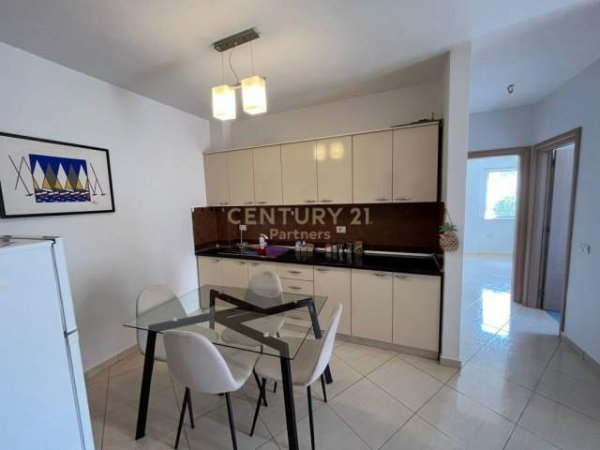 Tirane, jepet me qera apartament 2+1+BLK Kati 3, 75 m² 400 Euro (Rruga Peti)
