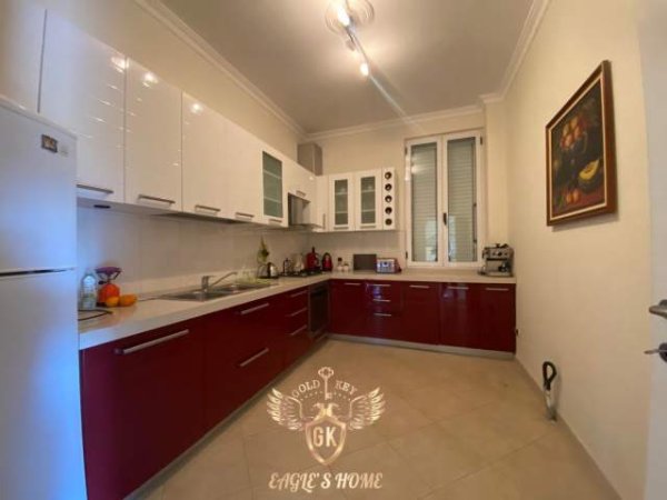 Durres, jepet me qera apartament 5+1+BLK Kati 3, 300 m² 700 Euro (Rruga Dytsore,Plazh Durres)