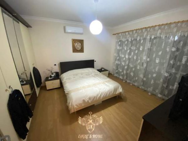 Durres, jepet me qera apartament 5+1+BLK Kati 3, 300 m² 700 Euro (Rruga Dytsore,Plazh Durres)