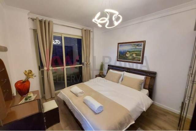 Jepet me qera 2+1+BLK tek BUlevardi Zogu 1, Kati 4, 550 Euro