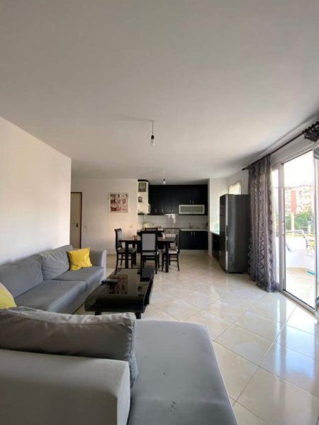 Tirane, jepet me qera apartament 2+1+BLK Kati 2, 110 m² 400 Euro (Sheshi Leonora (Komun Parisi))