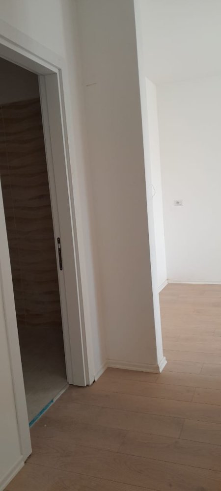 Tirane, shitet apartament 2+1 Kati 8, 95 m² 125.000 Euro (Yzberisht)