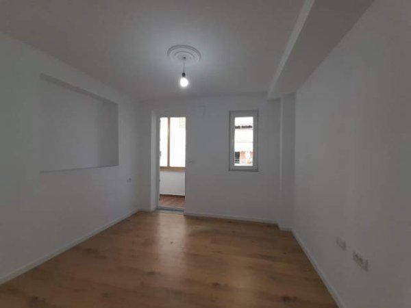 Tirane, shes 2+1 Kati 4, 77 m² 155.000 Euro