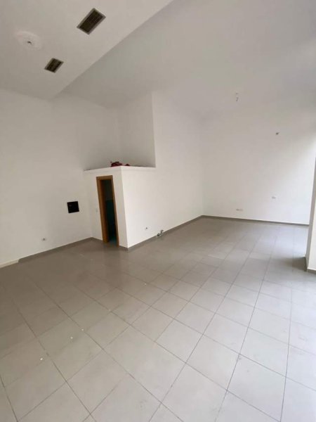 Tirane, jepet me qera ambjent biznesi Kati 0, 47 m² 50.000 Leke (Don Bosko)