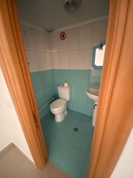 Tirane, jepet me qera ambjent biznesi Kati 0, 47 m² 50.000 Leke (Don Bosko)