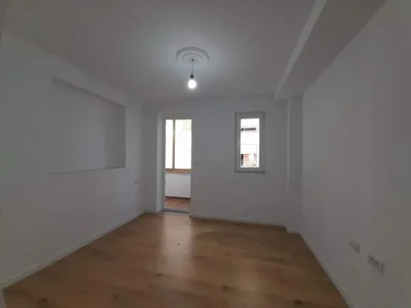 Tirane, shitet apartament 2+1 Kati 4, 77 m² 155.000 Euro (Sheshi Willson)