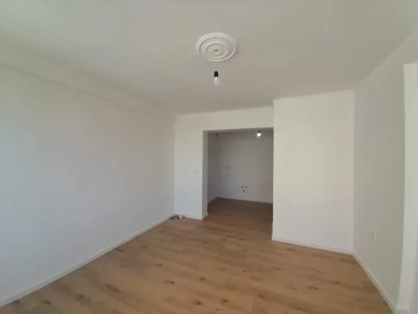 Tirane, shitet apartament 2+1 Kati 4, 77 m² 155.000 Euro (Sheshi Willson)
