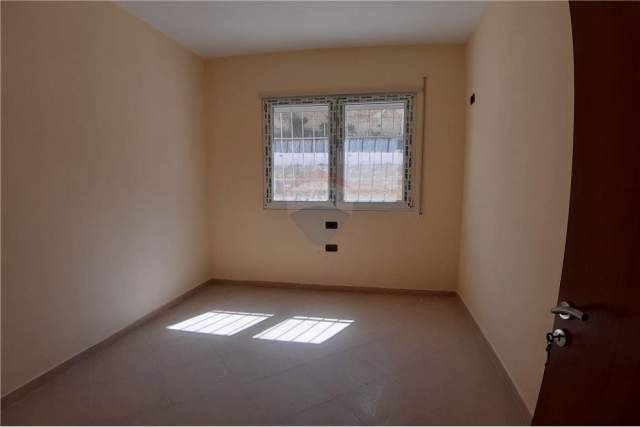 Vlore, shitet apartament 2+1+BLK Kati 1, 80 m² 69.000 Euro (Rruga Dhimiter Konomi)