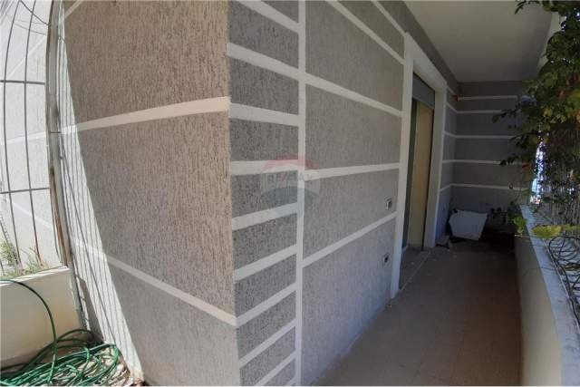 Vlore, shitet apartament 2+1+BLK Kati 1, 80 m² 69.000 Euro (Rruga Dhimiter Konomi)
