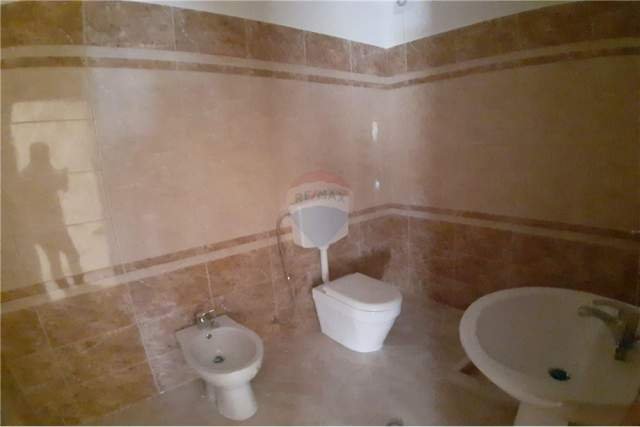 Vlore, shitet apartament 2+1+BLK Kati 1, 80 m² 69.000 Euro (Rruga Dhimiter Konomi)