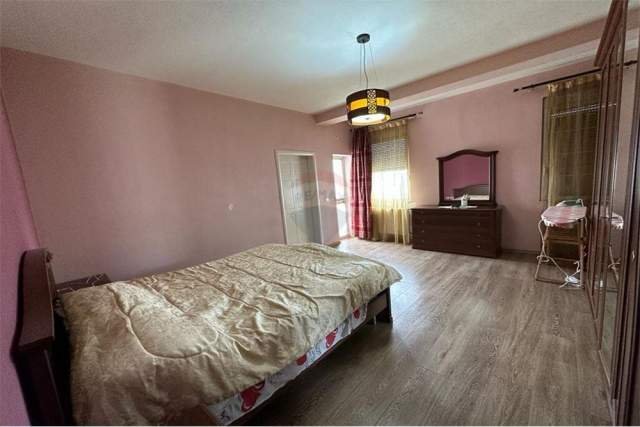Tirane, jepet me qera apartament 3+1+A+BLK Kati 1, 149 m² 450 Euro (Sanatarium)