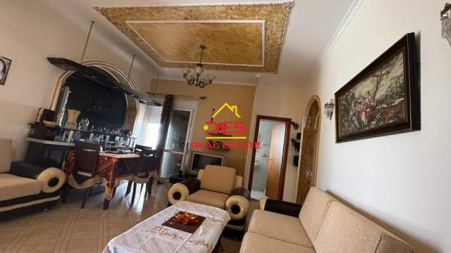 Vlore, shitet Penthouse Kati 11, 145 m² 145.000 Euro (Rruga Çamëria, Vlorë)