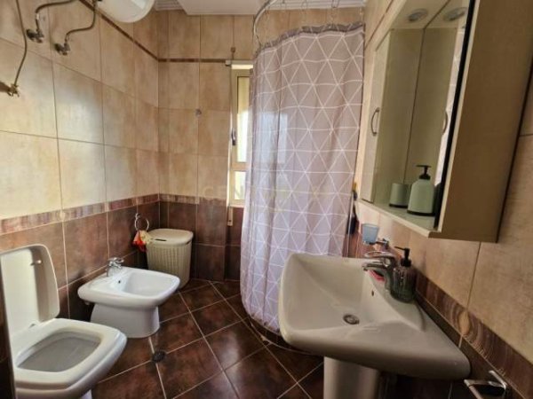 Tirane, jepet me qera apartament 1+1 Kati 7, 80 m² 480 Euro