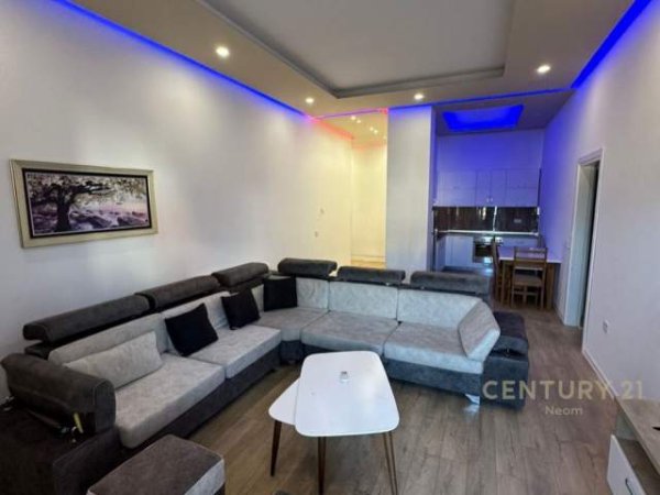 Tirane, jepet me qera apartament 2+1+BLK Kati 1, 120 m² 600 Euro (Rruga Peti)