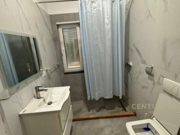 Tirane, jepet me qera apartament 2+1+BLK Kati 1, 120 m² 600 Euro (Rruga Peti)