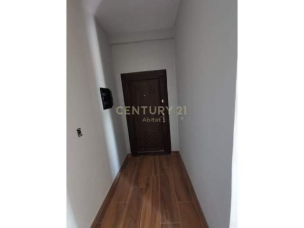 Tirane, jepet me qera apartament 2+1 Kati 9, 96 m² 450  (Astir)