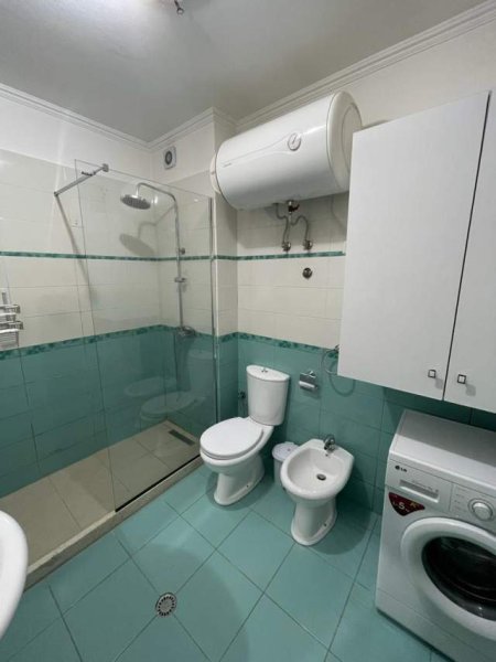 Tirane, Jepet me Qera apartament 2+1+BLK Kati 3, 93 m² 500 Euro (300m larg Qendres)