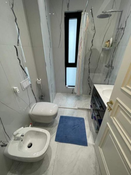 Tirane, jepet me qera apartament 2+1+BLK Kati 5, 95 m² 1.100 Euro